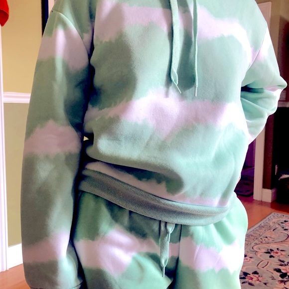 Almost unused/ like new jogging set hoodie + pants size Small - Picture 4 of 5